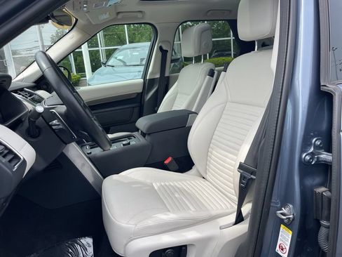 Used 2023 Land Rover Discovery S AWD/4WD image 17