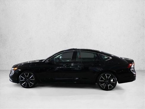 Used 2023 Honda Accord Touring image 9
