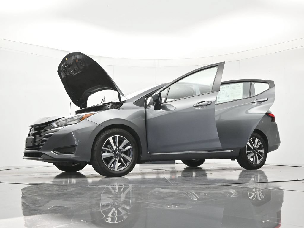 Used 2025 Nissan Versa SV FWD image 48