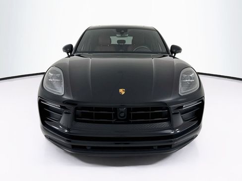 Certified 2024 Porsche Macan AWD/4WD image 6