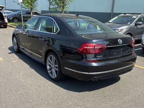 Used 2017 Volkswagen Passat 1.8T R-Line FWD image 4