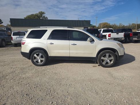 Used 2011 GMC Acadia SLT image 2