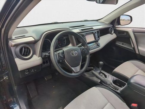 Used 2018 Toyota RAV4 LE Plus image 8