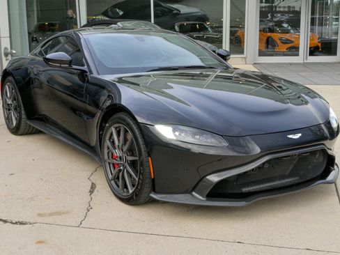 Used 2019 Aston Martin V8 Vantage Coupe image 3
