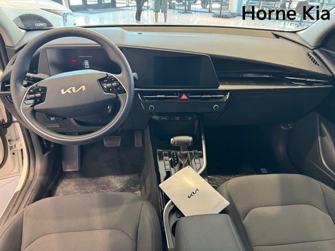 New 2026 Kia Niro LX FWD image 12