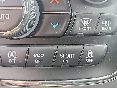 Certified 2018 Jeep Grand Cherokee Limited AWD/4WD image 12