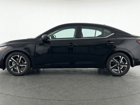 Used 2025 Nissan Sentra SV image 5