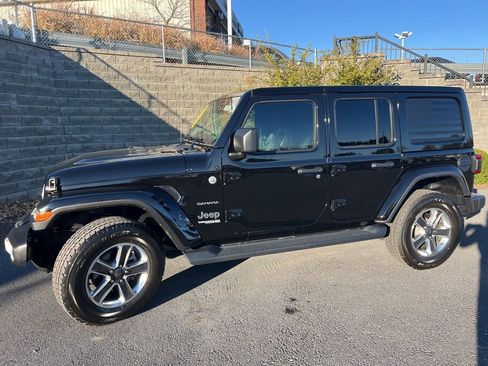 Used 2022 Jeep Wrangler Unlimited Sahara w/ LED Lighting Group image 29
