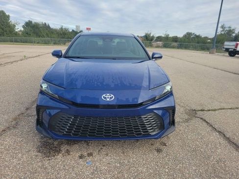 Used 2025 Toyota Camry SE image 19