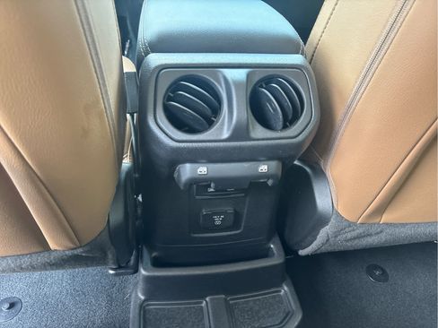 Used 2023 Jeep Wrangler Unlimited Sahara w/ Cold Weather Group AWD/4WD image 15