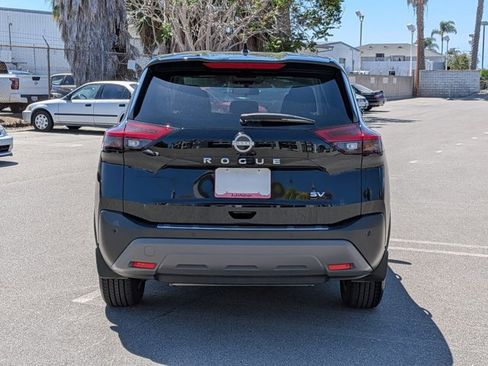 Used 2023 Nissan Rogue SV image 7