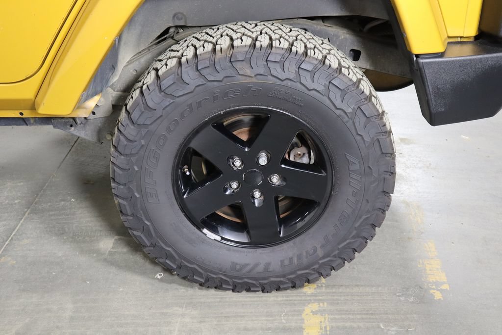 Used 2014 Jeep Wrangler Unlimited Sahara w/ Max Tow Package AWD/4WD image 30
