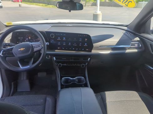 Certified 2025 Chevrolet Traverse LT w/ Driver Confidence Package AWD/4WD image 25