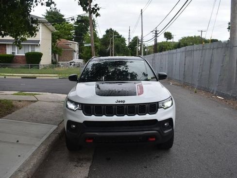 Used 2025 Jeep Compass Limited AWD/4WD image 2