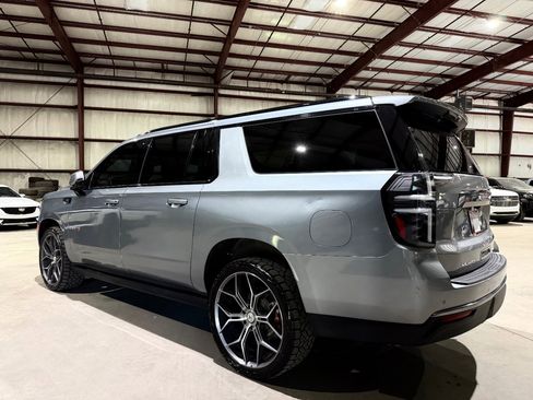 Used 2023 GMC Yukon XL AT4 w/ AT4 Premium Package image 7