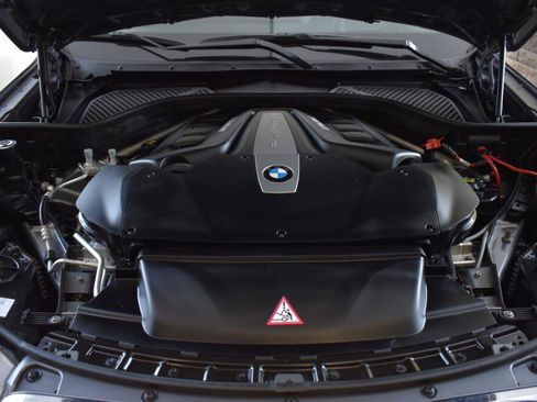 Used 2018 BMW X5 xDrive50i w/ M Sport Package image 49