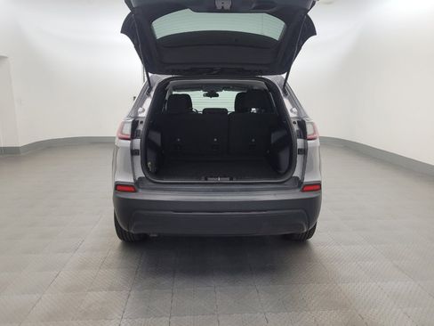 Used 2020 Jeep Cherokee Latitude FWD image 29
