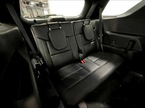 Used 2020 Ford Explorer XLT w/ Equipment Group 202A image 35