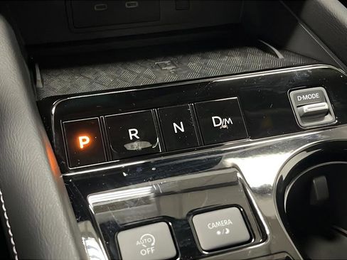 Used 2025 Nissan Murano SV AWD/4WD image 18