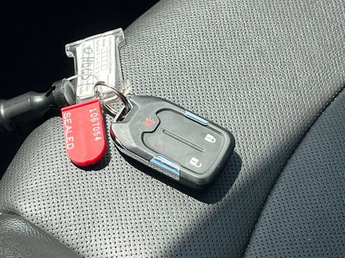 Used 2024 GMC Terrain SLT AWD/4WD image 21