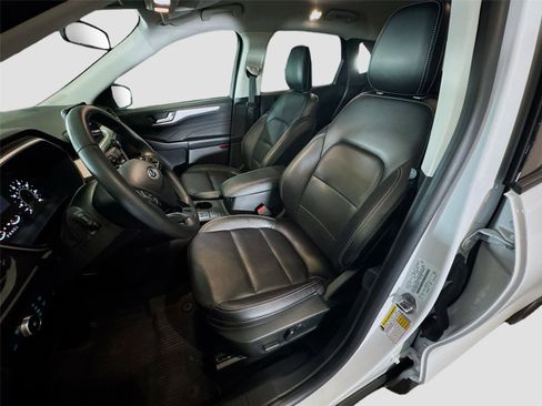 Used 2022 Ford Escape SEL FWD image 2