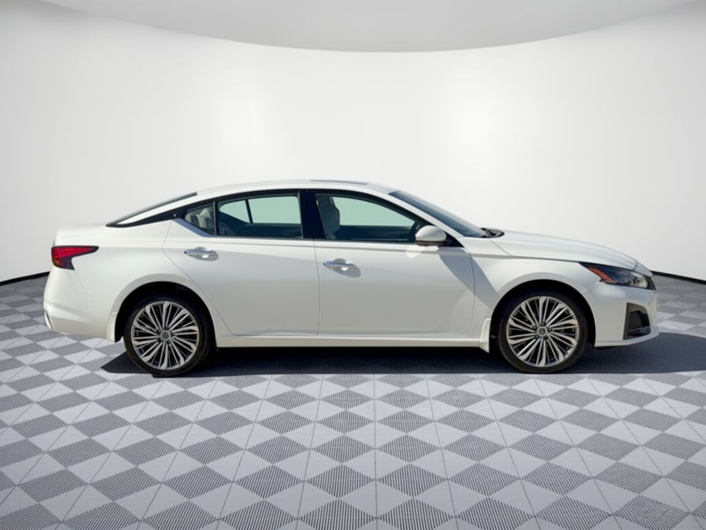 Used 2023 Nissan Altima 2.5 SL AWD/4WD image 8