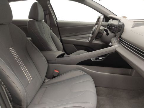 Used 2023 Hyundai Elantra SEL w/ Convenience Package image 21