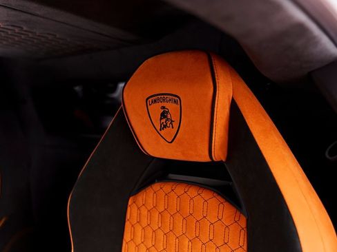 Used 2025 Lamborghini Revuelto AWD/4WD image 66