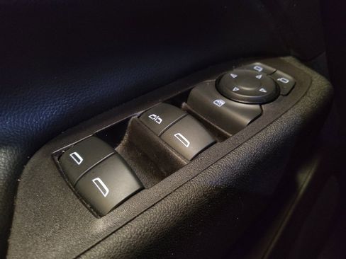 Used 2018 Chevrolet Equinox LT image 27