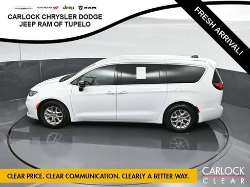 Used 2025 Chrysler Pacifica Select FWD image 53