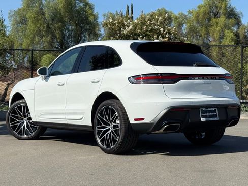 Used 2025 Porsche Macan AWD/4WD image 3