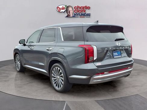 Used 2024 Hyundai Palisade Calligraphy FWD image 3