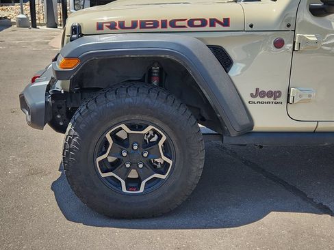 Used 2022 Jeep Gladiator Rubicon w/ LED Lighting Group AWD/4WD image 9