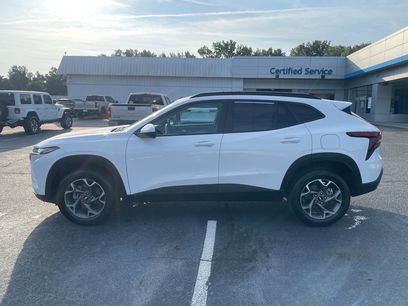Used 2025 Chevrolet Trax LT