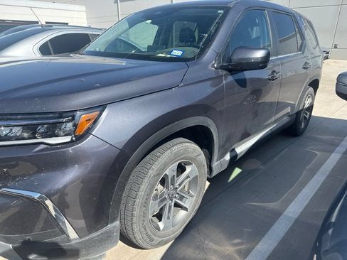 Used 2025 Honda Pilot EX-L image 3