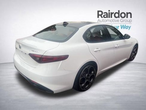 Used 2023 Alfa Romeo Giulia Veloce image 37