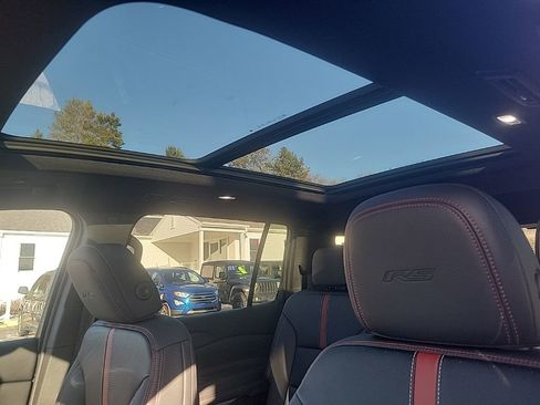 Certified 2024 Chevrolet Traverse RS w/ LPO, Floor Liner Package image 24