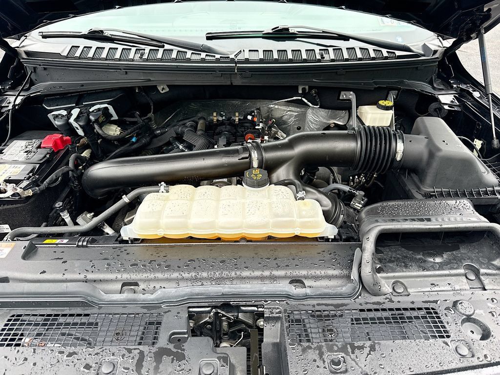 Used 2024 Ford Expedition Limited AWD/4WD image 35