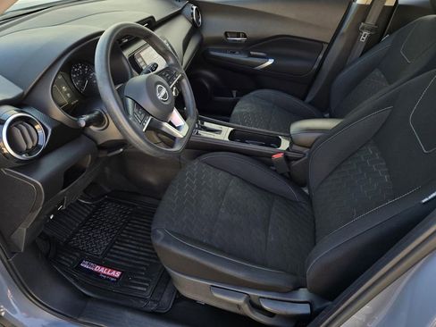 Used 2023 Nissan Kicks SV image 18
