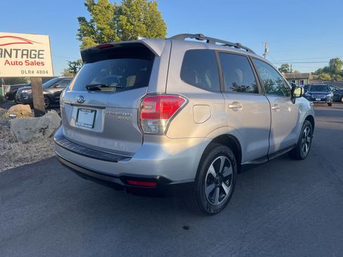 Used 2017 Subaru Forester 2.5i Premium image 6