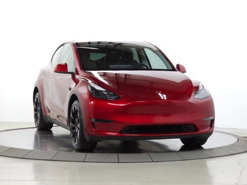Used 2024 Tesla Model Y Long Range AWD/4WD image 1