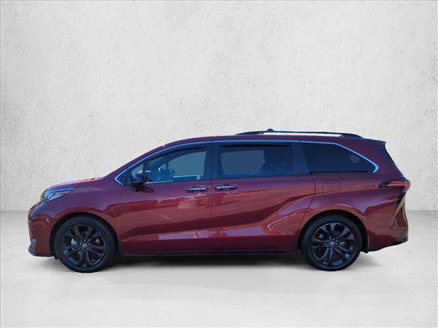 Certified 2024 Toyota Sienna XSE FWD image 9