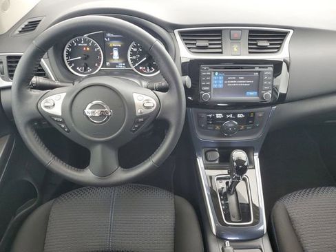 Used 2018 Nissan Sentra SR w/ Technology Package FWD image 16