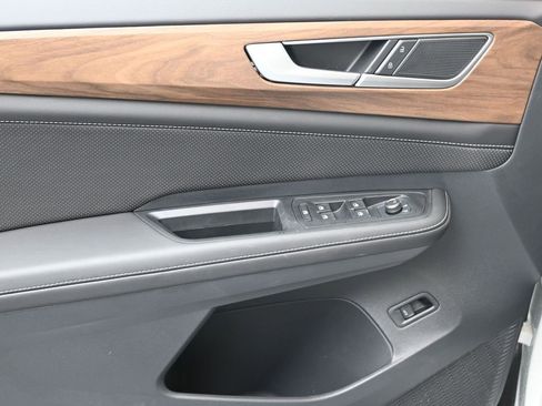 Used 2025 Volkswagen Atlas SE w/ Panoramic Sunroof Package image 21