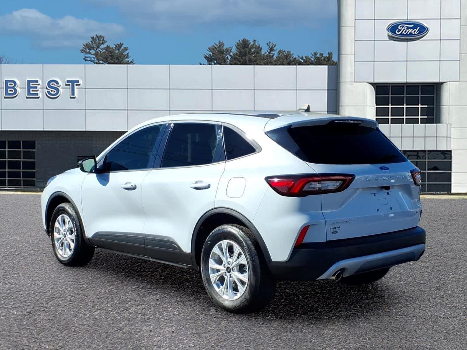 Used 2025 Ford Escape Active w/ Tech Pack #1 AWD/4WD image 4