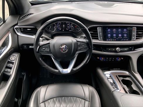 Used 2022 Buick Enclave Avenir w/ Avenir Technology Package AWD/4WD image 5