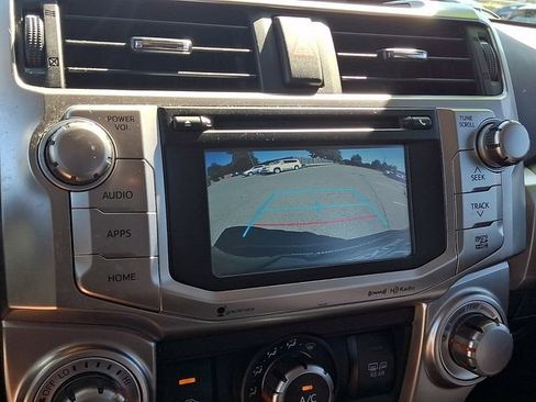 Used 2017 Toyota 4Runner SR5 AWD/4WD image 18