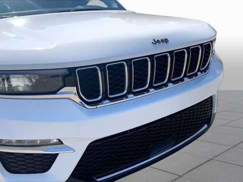 Used 2023 Jeep Grand Cherokee Limited AWD/4WD image 30