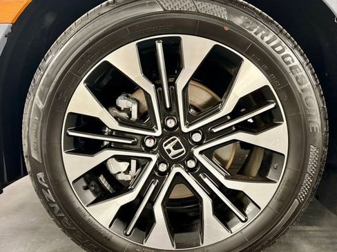 Used 2025 Honda Odyssey Elite image 10