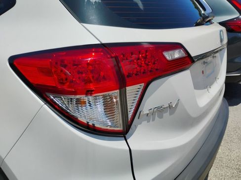 Used 2022 Honda HR-V LX image 9